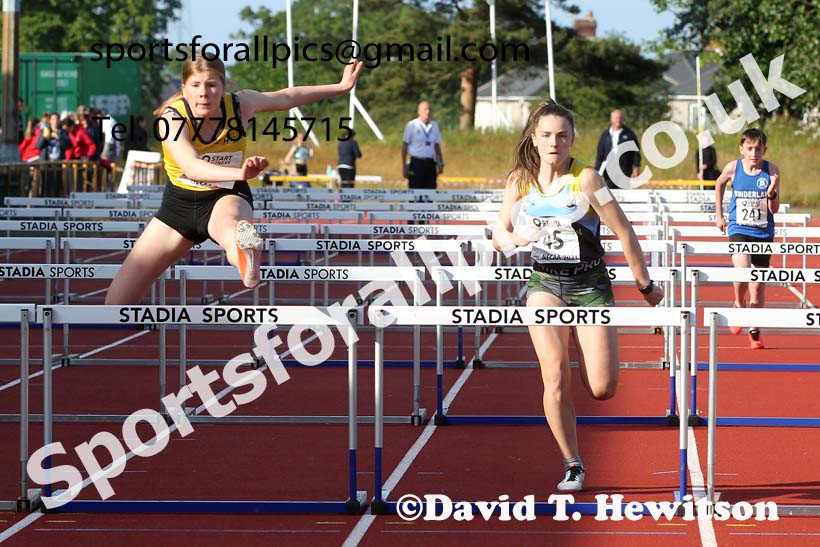 Hurdles, 2021 North East Grand Prix No.4, Monkton, Wednesday, June 30th. Photo: David T. Hewitson/Sports for All Pics